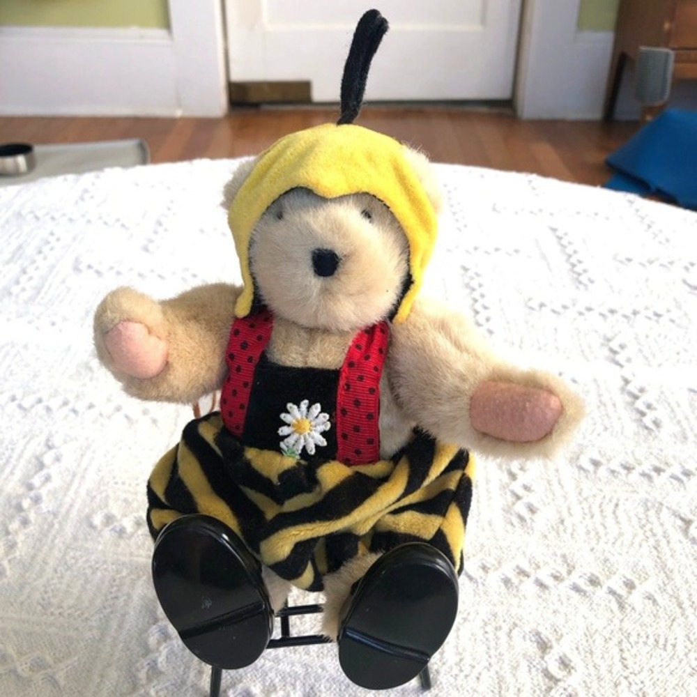 Vintage Muffy‎ VanderBear Bee Keeper Plush 8" With Hang Tag Kawaii Bear